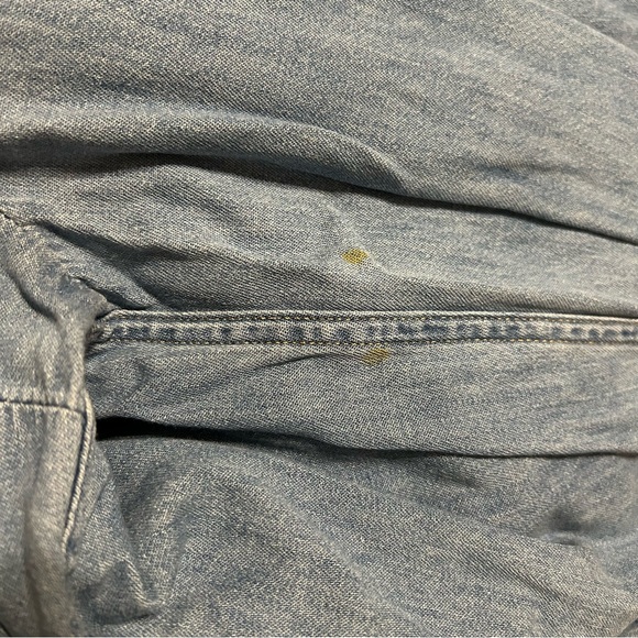 Levi’s Classic Fit Women’s Small Shirt Pearl Snap Button Down Closure - Picture 11 of 11